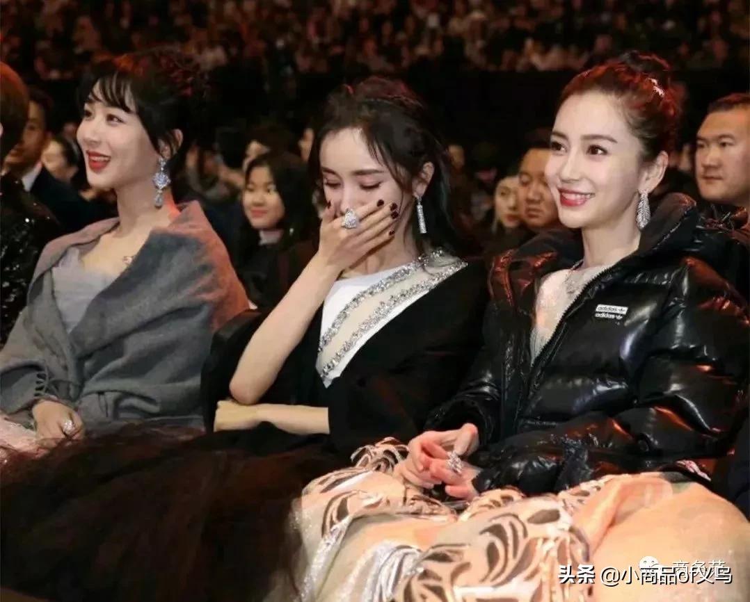 刘亦菲杨幂同框图,刘亦菲短发和杨幂同框