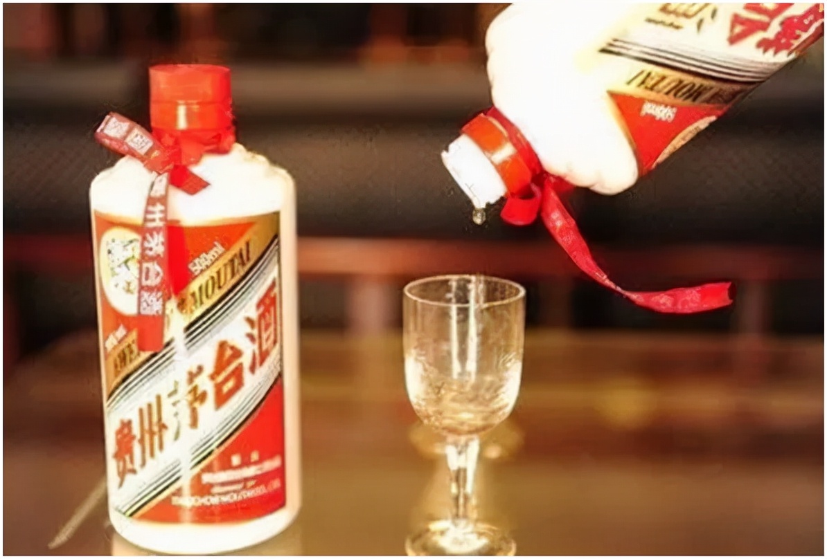 谁能帮我选套房我就请他喝茅台