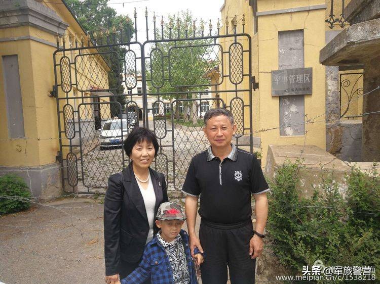 时隔多年老连长带老兵回归军营,三位老战友回忆当年军旅