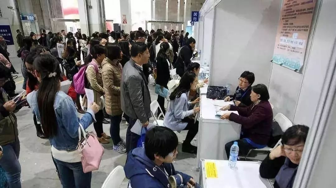 师范生面临的就业机遇与挑战,未来紧缺的教师非师范类