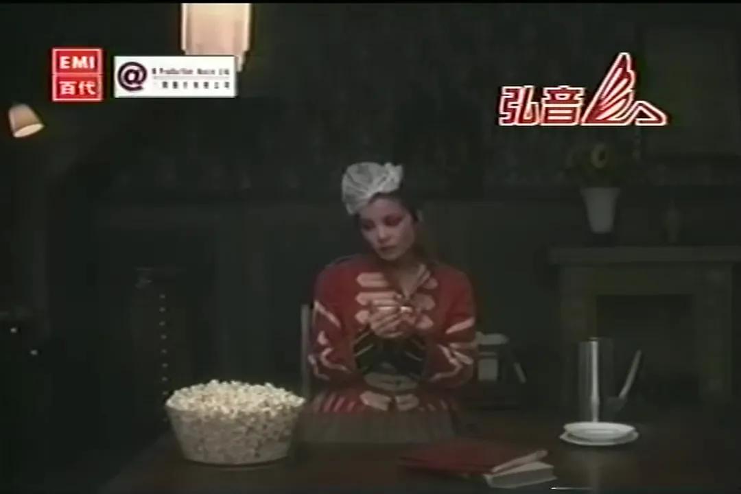 王鸥复古香奈儿,行走的种草机衣服