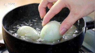 家庭版腌制咸鸭蛋的做法,家庭咸鸭蛋好吃的腌制方法