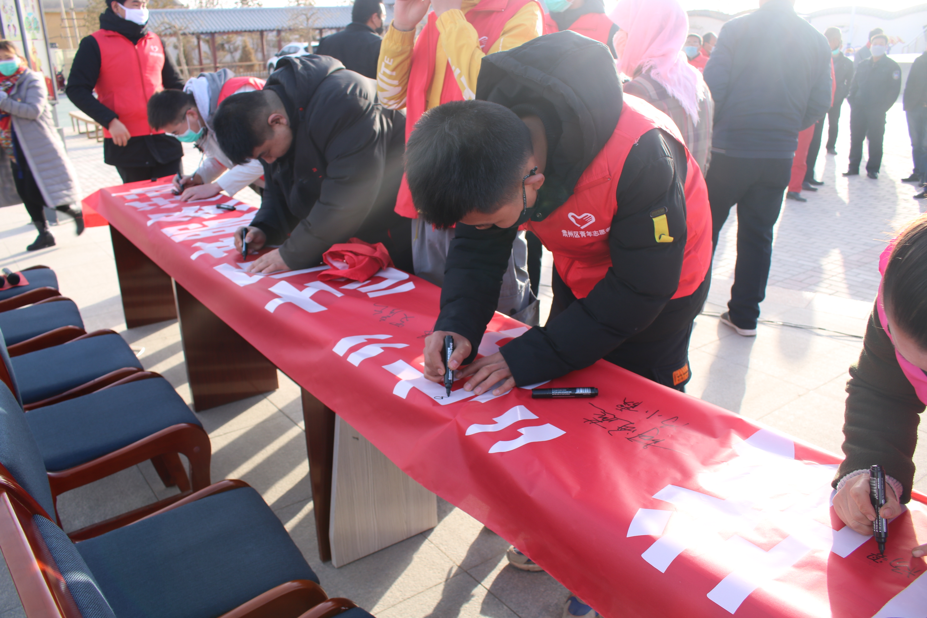 同心抗击疫情传承雷锋精神心得,践行雷锋精神我们共同战疫感想