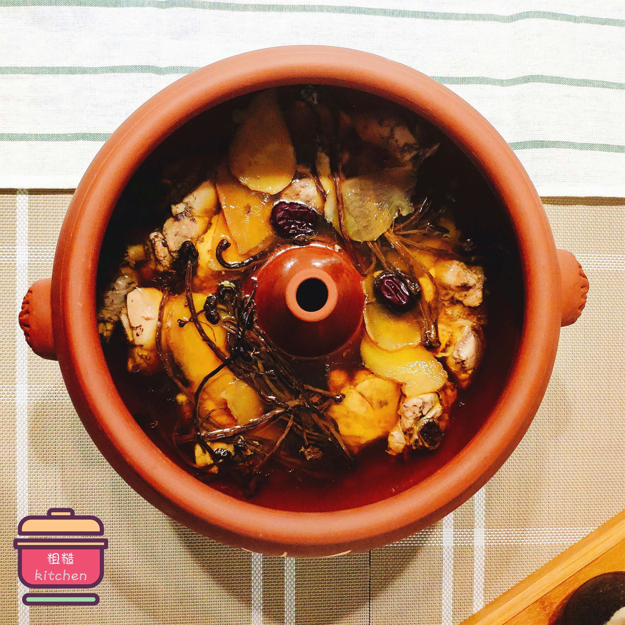 炖鸡汤的鸡肉可以做葱油鸡吗,炖鸡汤鸡肉用煸炒一下吗