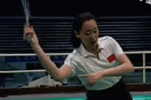 羽毛球打在高处该怎么办,羽毛球对面打低球怎么处理