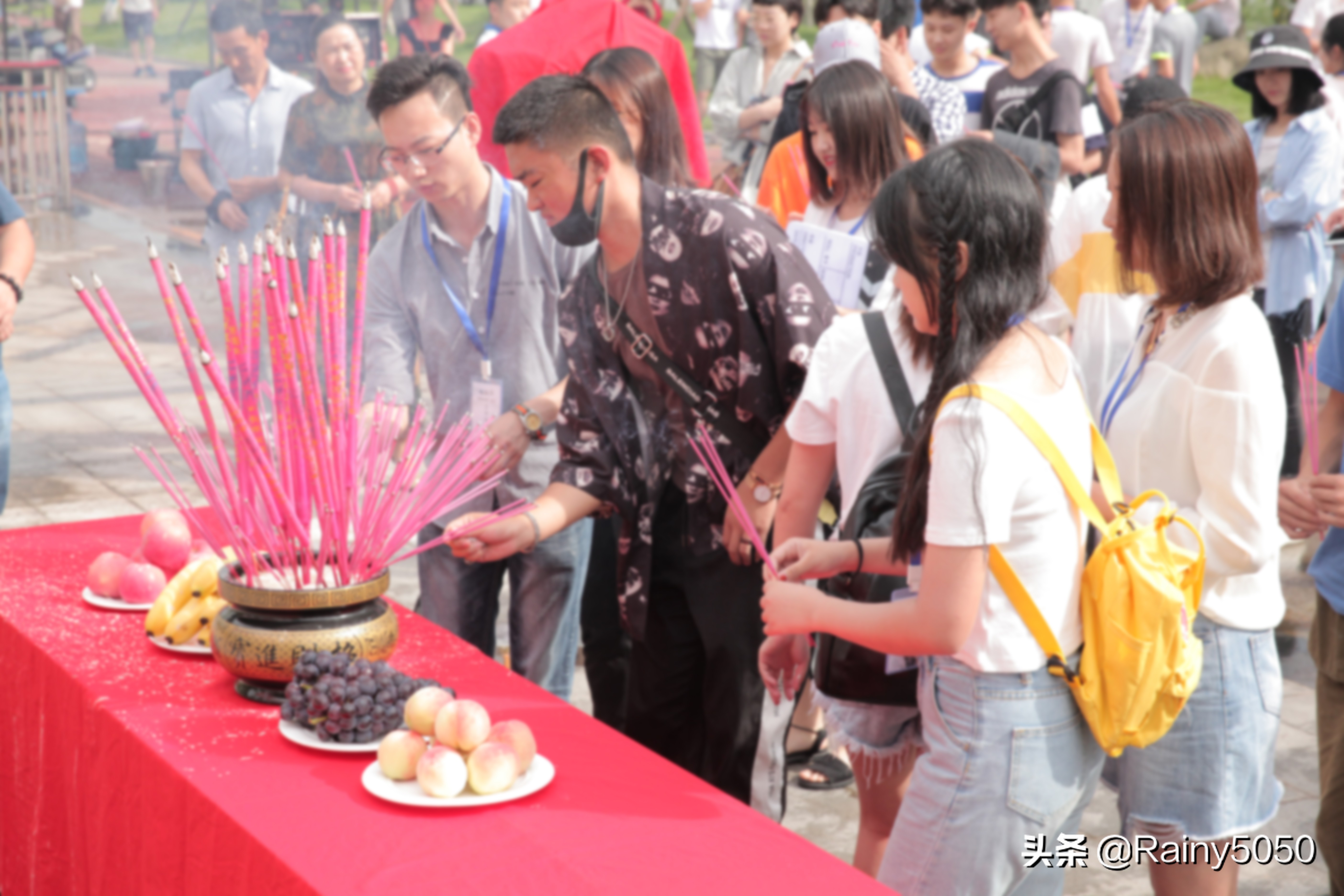 在剧组干木工工作是一种什么体验,在剧组里面工作辛苦吗