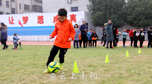 中国足球发展基金会菁英杯直播,颠球足球挑战赛