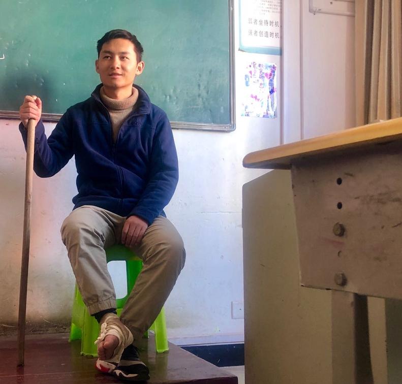 一名支教老师的别样青春,支教老师西藏感人视频
