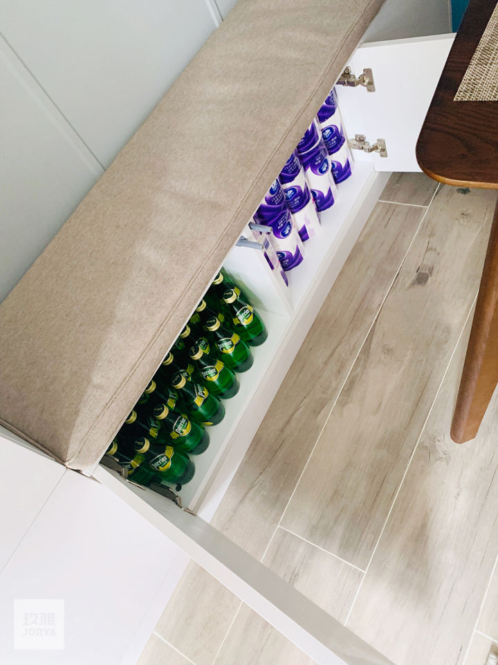 业主把家里收拾的井井有条,美女收拾家干净卫生