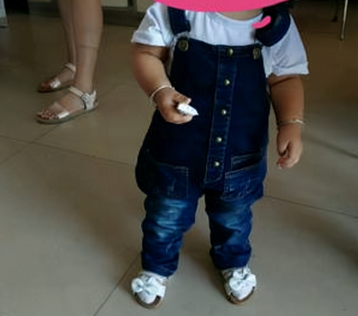 童装和婴儿衣服大小怎么选,童装买多大孩子穿的比较好