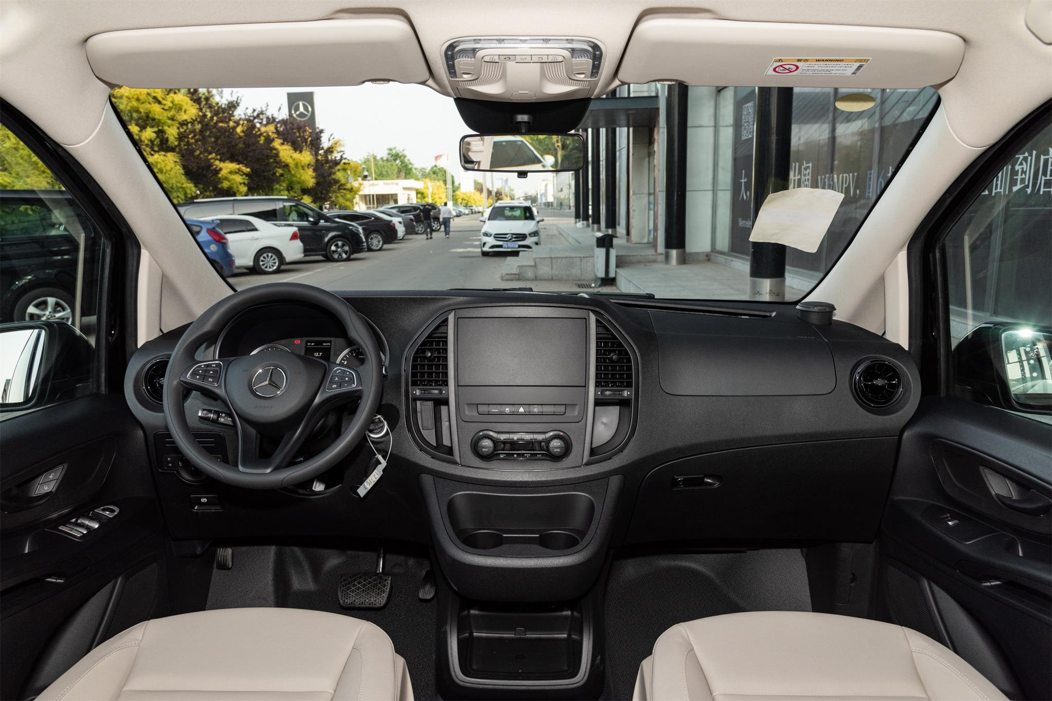 价格更低尺寸更大的奔驰威霆,轴长2.75米以上纯电动汽车