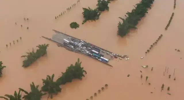 震撼的桂林山水视频,震撼大雾