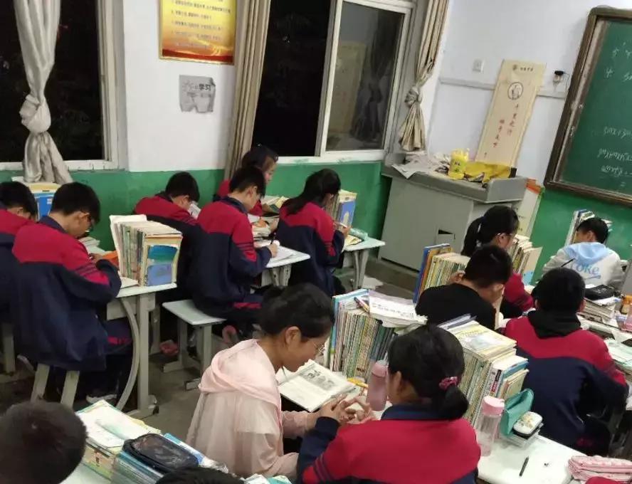 莫名的被一个20岁的小男孩表白,对自己小20的男孩告白