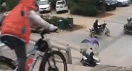 搞笑gif妹子这手速老厉害了,搞笑gif开心一刻不按常理出牌