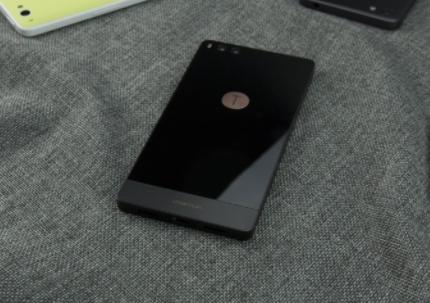 圆滑当道的锐利异类，坚果Pro上手体验——不错的备用机