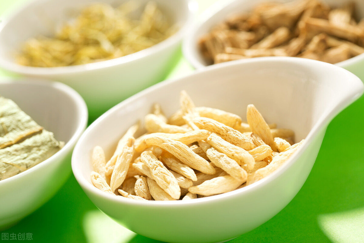 口腔咽喉干燥怎么办,咽喉干燥眼睛干涩是什么原因