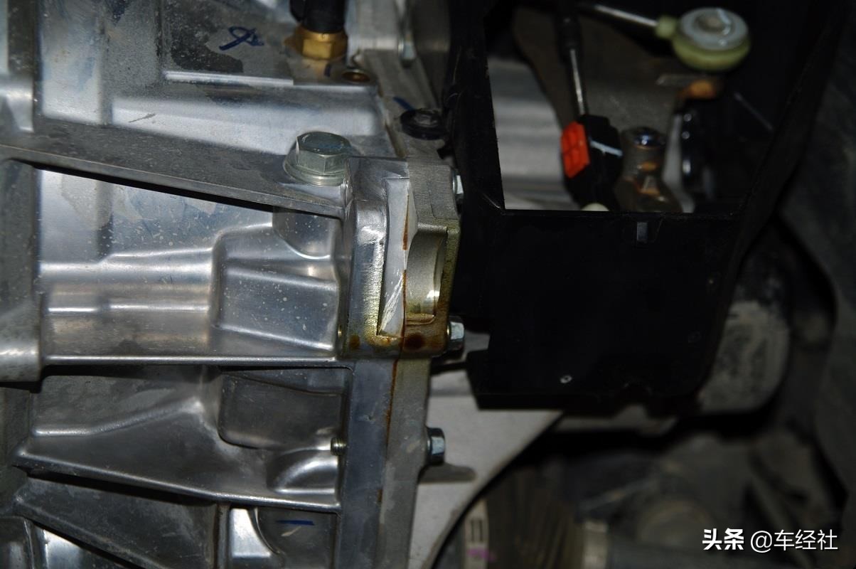 为什么那么多人买福特不买别克,为什么没人买三缸车