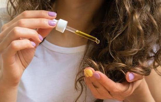 头发烫得太毛躁了怎么补救,毛躁受损的头发怎么烫