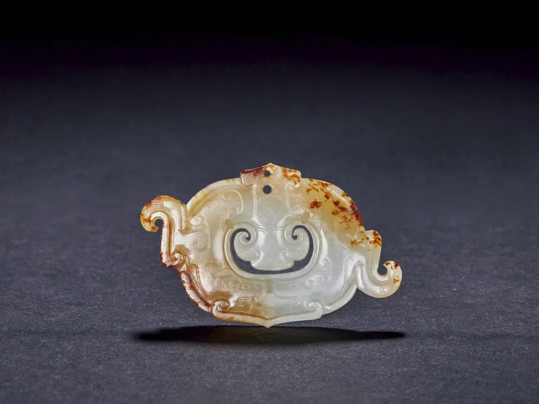 古天一2003年秋拍玉器成交记录,2023年竞价过亿拍品成交现场