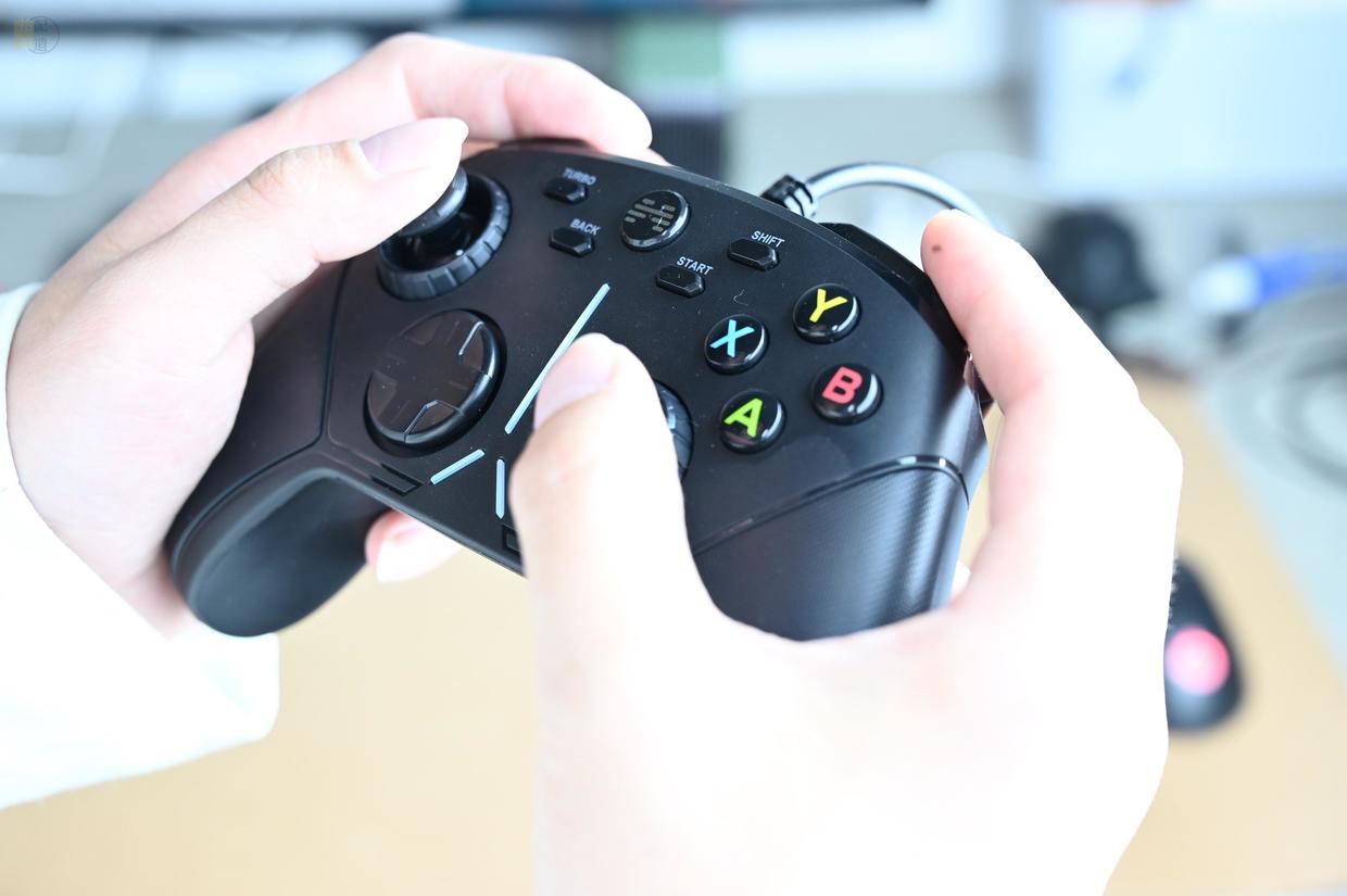 北通阿修罗3有线手柄怎么样,北通阿修罗3带体感