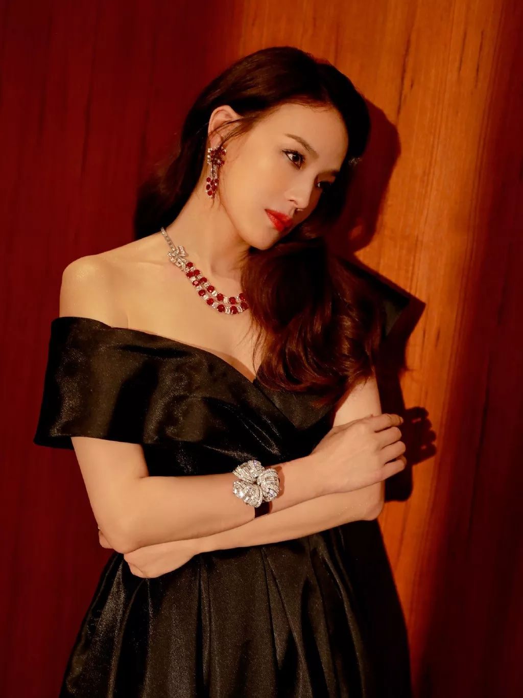 电影里经典首饰有哪些,这部电影中的珠宝价值几亿