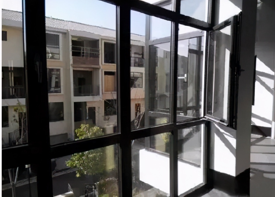 装窗户用什么材料好实惠,装断桥铝门窗去哪靠谱