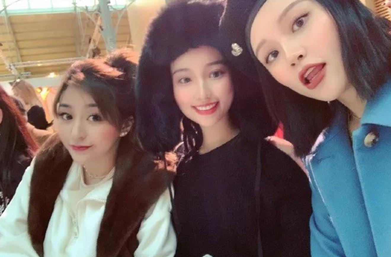 王思聪送酒神的劳斯莱斯是哪款,酒神王思聪婚礼送劳斯莱斯