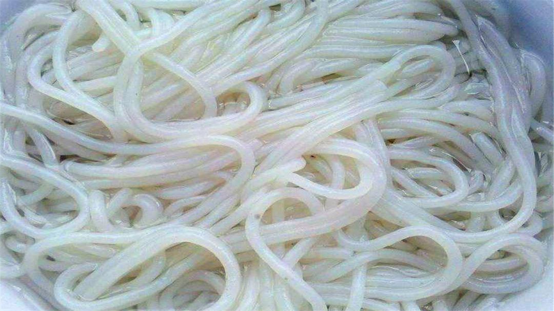 米粉怎么煮出来不腻,米粉怎么烧熟吃好吃不腻