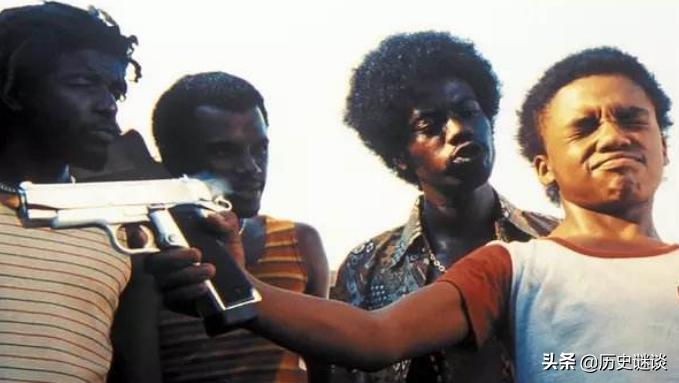 8岁杀老大,28岁被小弟杀,这个男人带你认识真实的巴西黑帮