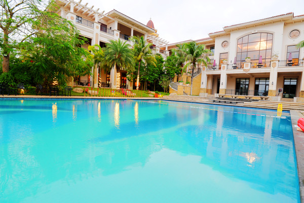 幸亏我来了再不来素材就没了,海南月亮湾的夜晚