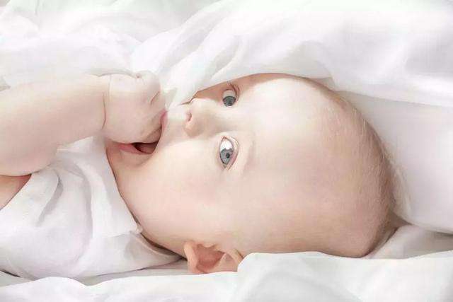 为什么吃奶粉的中国宝宝越来越多？这4个原因，让妈妈不得不放弃