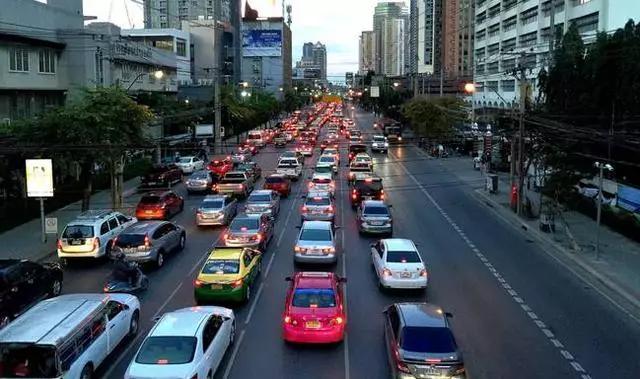 曼谷唐人街繁华,曼谷唐人街在辉煌区吗