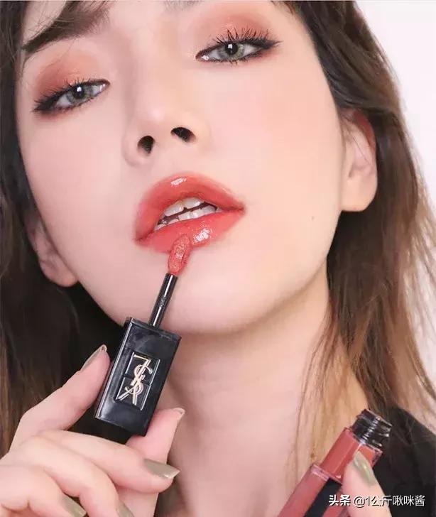 ysl唇釉推荐黄皮深唇试色,ysl圣罗兰水光镜黑管唇釉418