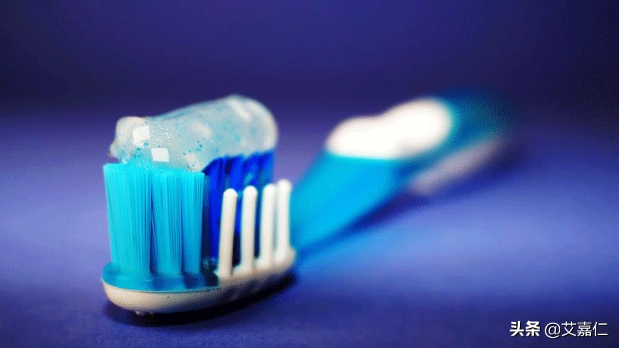 艾嘉仁｜牙齿怎么刷都刷不干净？