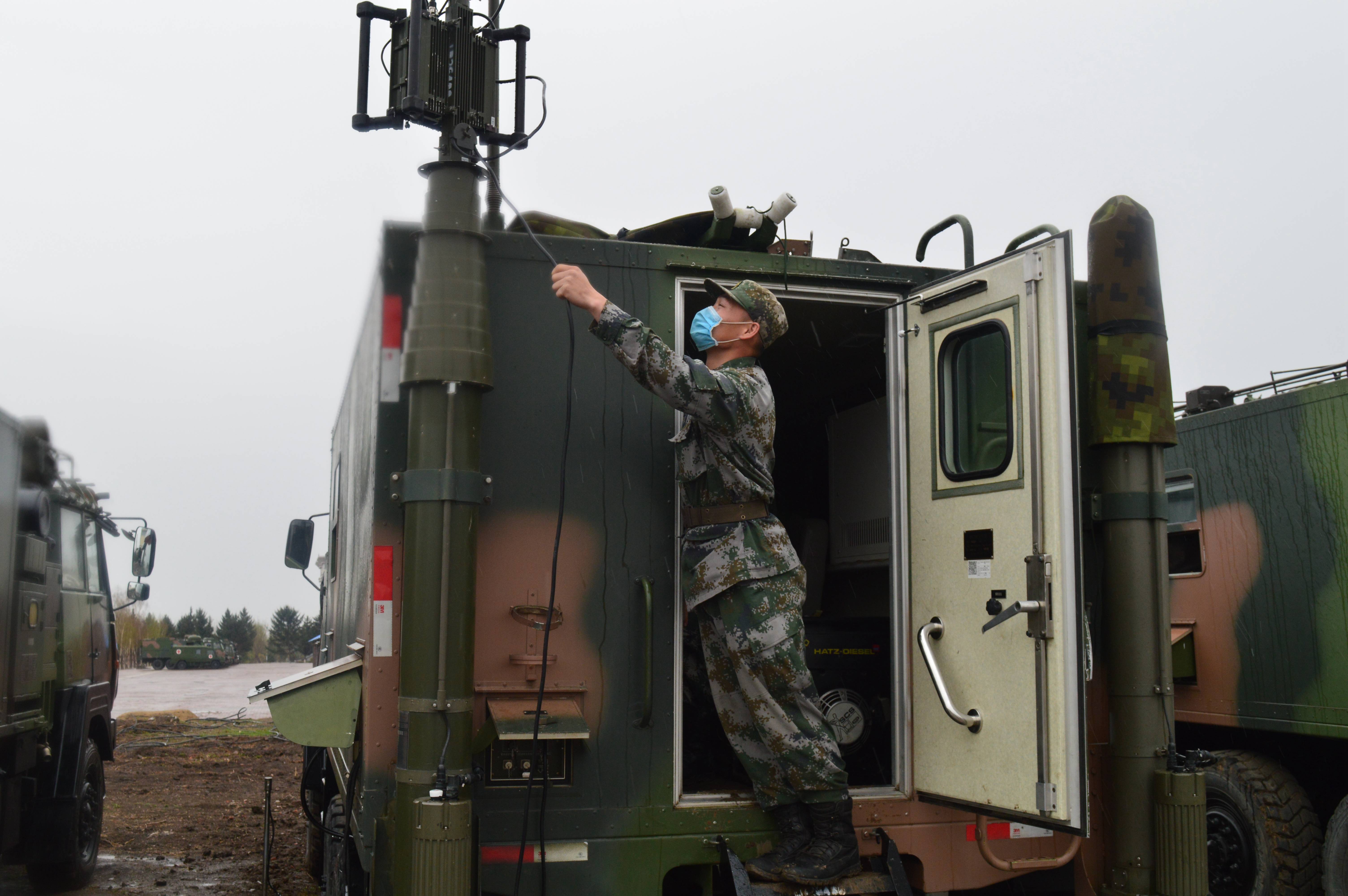 坚守岗位渡过难关,五一坚守岗位的心声