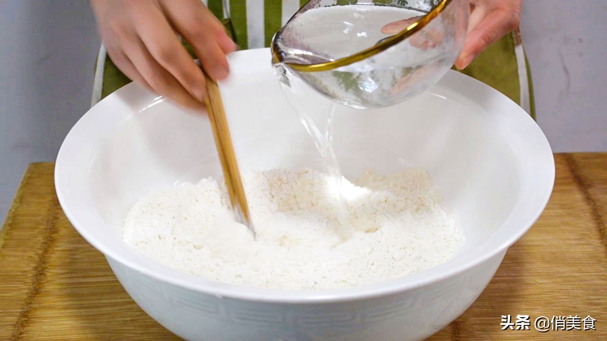 凉皮的浆要调到多少才柔软劲道,正宗凉皮制作全过程及配方