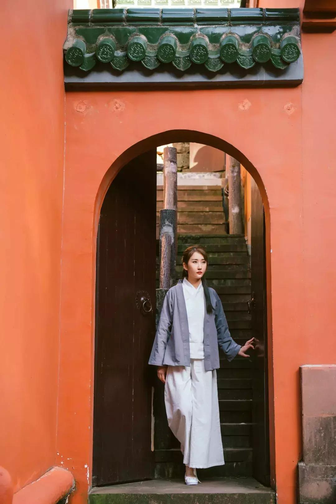 去黄山休宁登这座山！不去北京，也能拍出故宫范er！