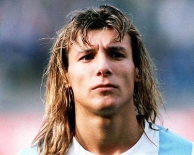 盘点足坛速度快的后卫,足球球星里面的速度最快的人