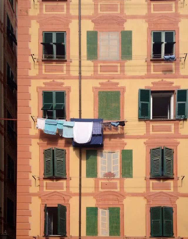 世界上最迷惑的国家:墙上画假窗户分不清真假,原因只是为*税逃**