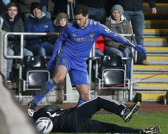 阿扎尔突尼斯,2年炮轰5球阿扎尔