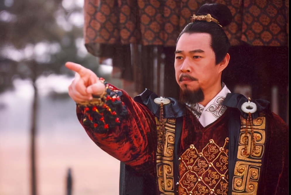 秦始皇那么多儿子，为什么没有一个被封王？秦始皇：封了王不好管