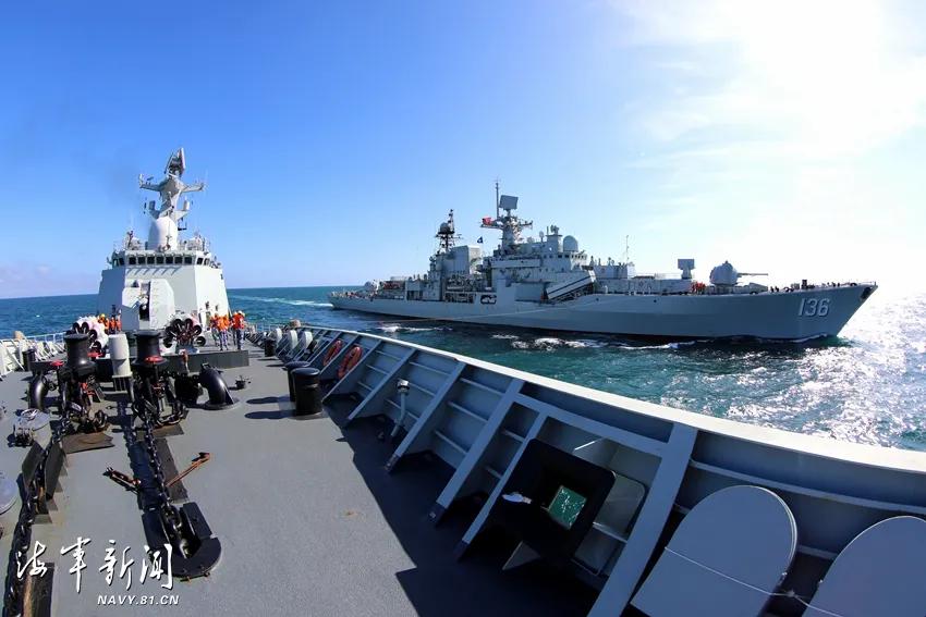 美舰过台海细节,官方谈美舰通过台海