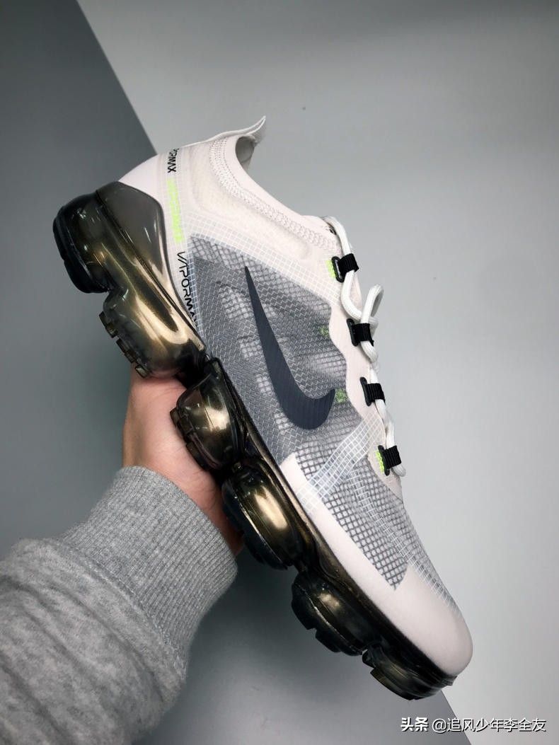 nike黑绿气垫钉鞋,nike鞋底全是气垫霜跑步鞋