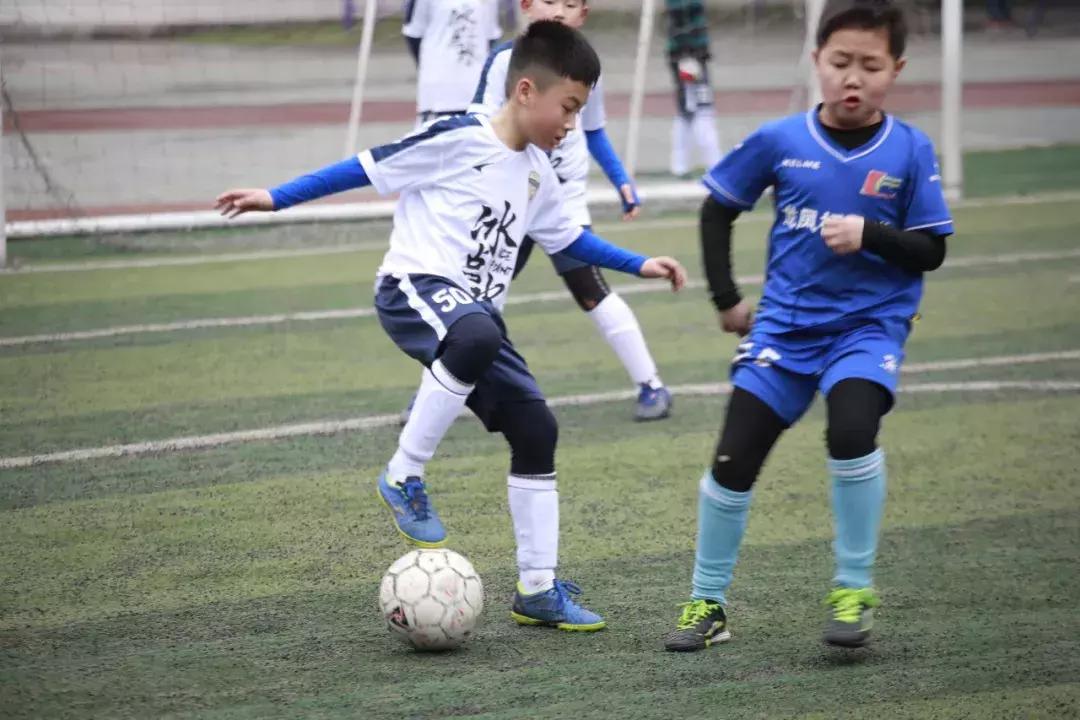脚下过才叫真本事新希望俱乐部足球小将们出击！