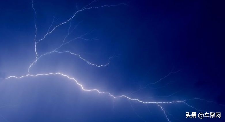 为什么坐汽车不晕车坐电动车晕车,开电动汽车胸闷恶心