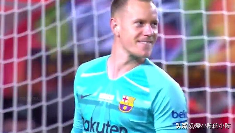 守门员需要什么装备,关于守门员的解说