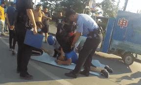 快递员中暑,快递小哥晕倒