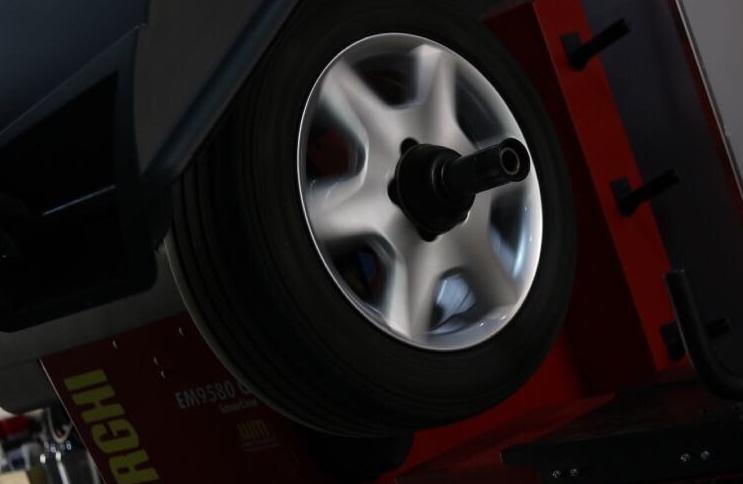 老车翻新：修复2005年凌志LS430，V8自吸大排量，一代神话再复活