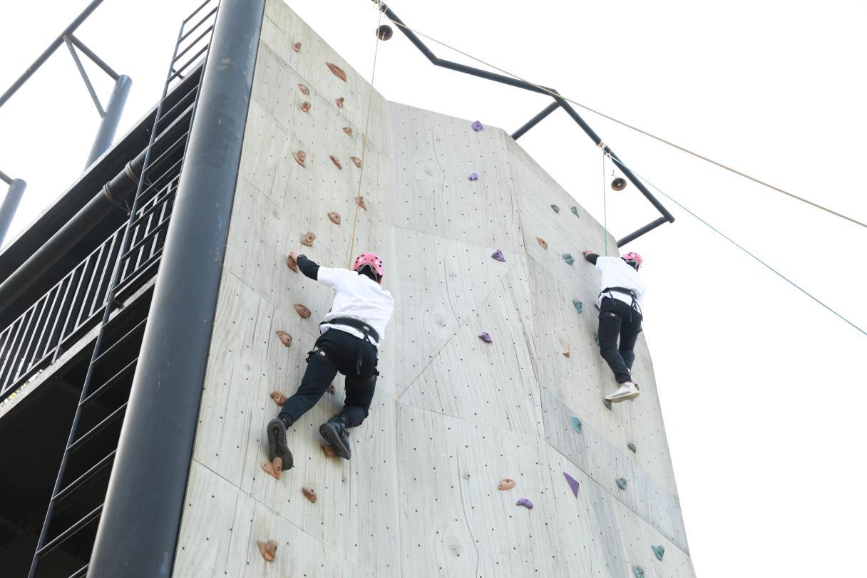 凝心聚力你我同行----记校长邦游美上海营地团建活动