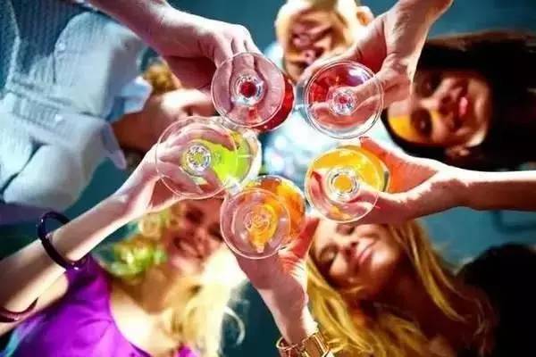 国外旅游特别注意这些国家的奇葩习俗，疏忽大意恐惹*麻大**烦